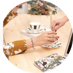 RP saludando a cliente